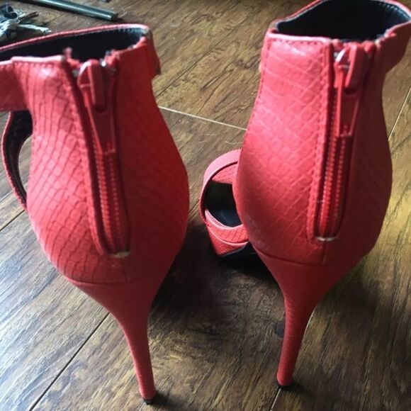 Charlotte Russe Orange 5” Ultra High Heels - Size 8 - Picture 4 of 11